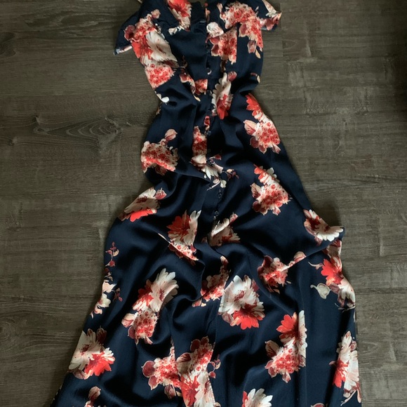 NWOT PEEP BACK 3/4th SLIT DRESS - Picture 5 of 9